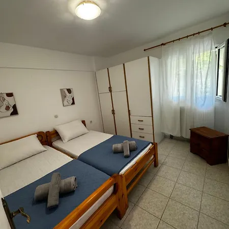 Raches Prime Paralia Rachon